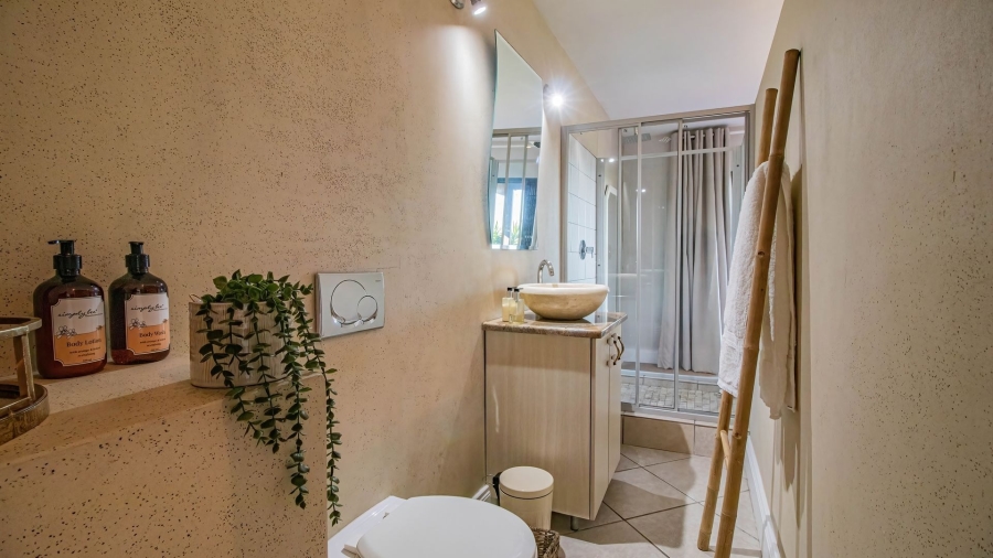 5 Bedroom Property for Sale in Beacon Bay Eastern Cape